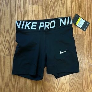 Nike Pro 5” shorts
